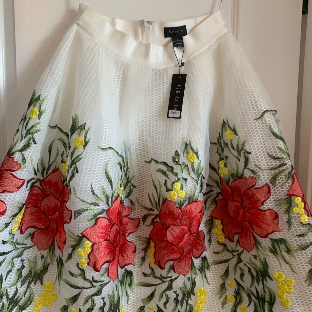 Size L Gracia midi skirt NWT